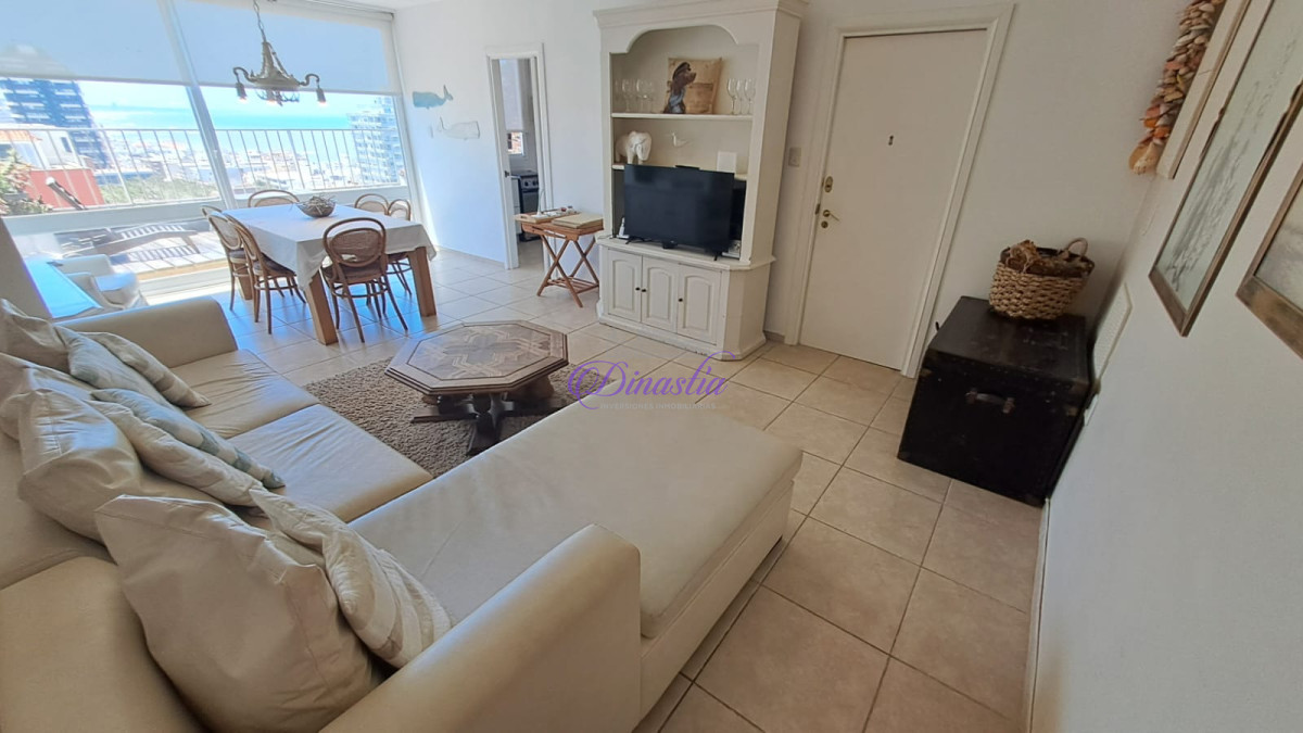 Apartamento ID.445 - Alquiler temporario Penthouse de 2 dormitorios en Península, Punta del Este.