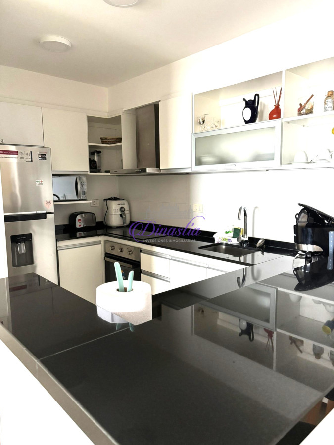 Apartamento ID.448 - Venta Apartamento de 2 dormitorios y medio en Parada 3, Punta del Este
