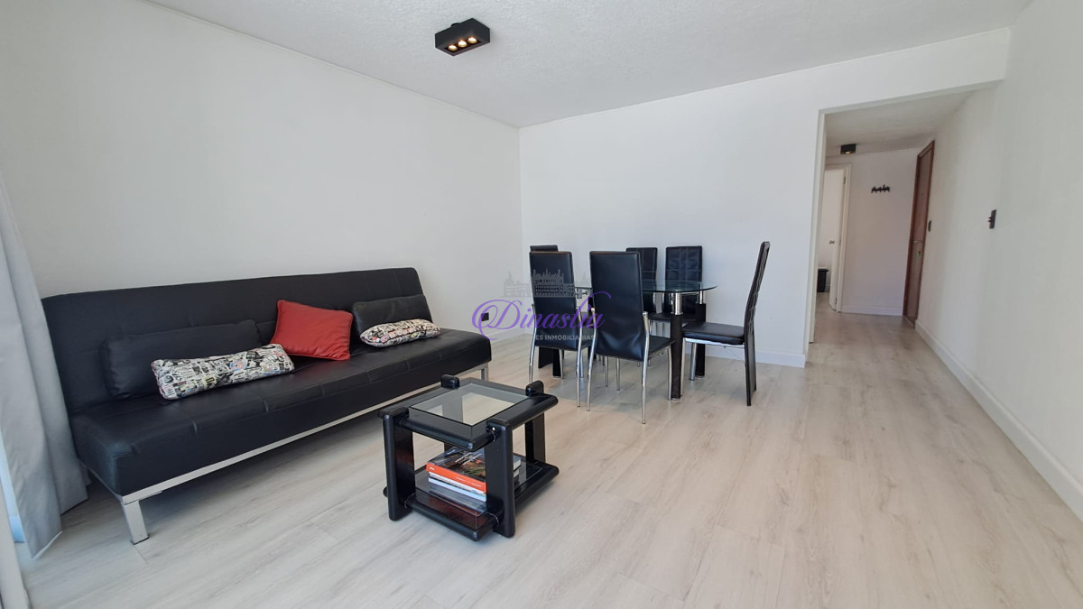 Apartamento ID.2 - Venta y Alquiler temporarioApartamento de 1 dormitorio en Península, Punta del Este