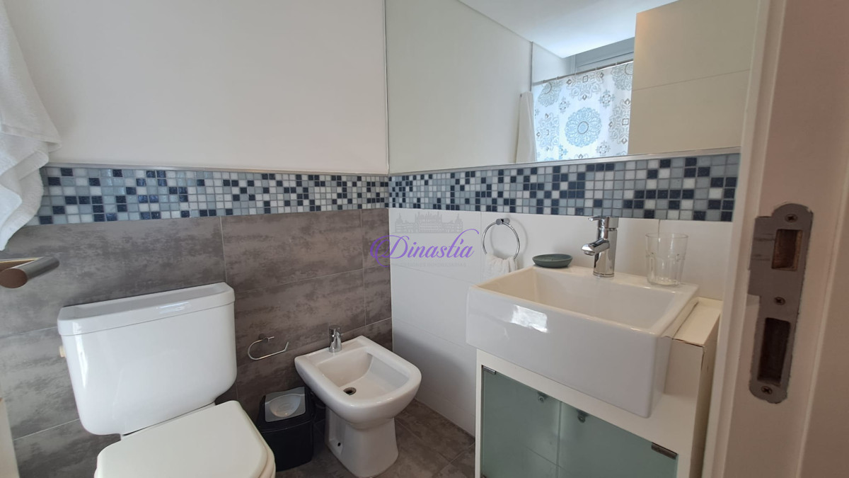 Apartamento ID.305 - Alquiler temporario Apartamento 2 dormitorios y medio en Parada 3, Punta del Este