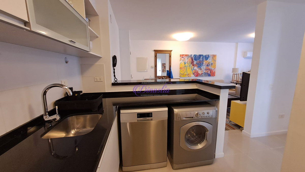 Apartamento ID.402 - Venta Apartamento de 2 dormitorios en Parada 3, Punta del Este