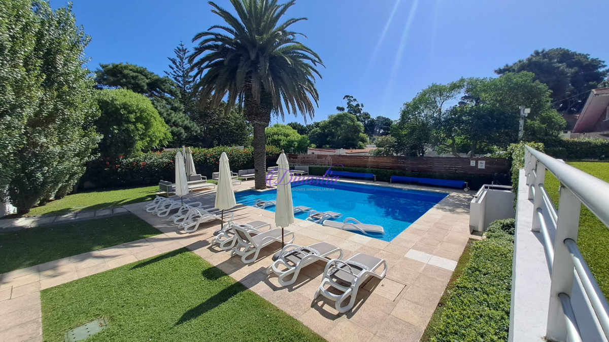 Apartamento ID.447 - Alquiler Anual y Venta Apartamento de 3 dormitorios en Roosevelt, Punta del Este
