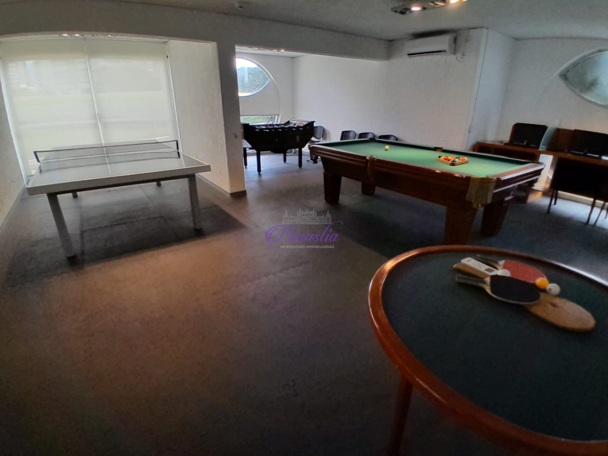 Apartamento ID.187 - Venta Apartamento 3 dorm y dependencia en Playa Brava, Punta del Este.
