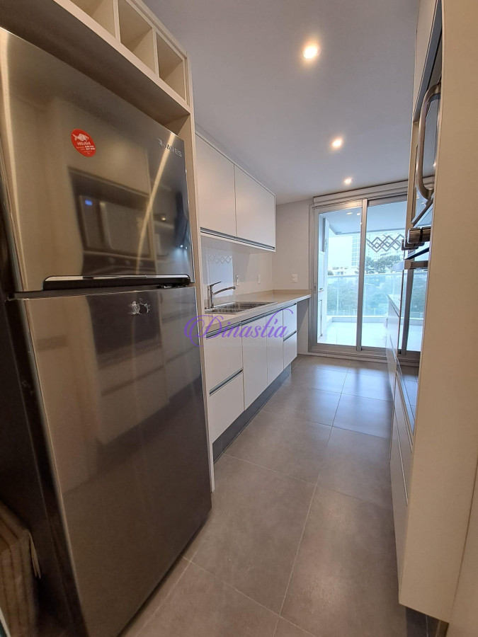 Apartamento ID.88 - Alquiler Invernal Apartamento de 2 dormitorios en Miami Bv. Playa Mansa, Punta del Este