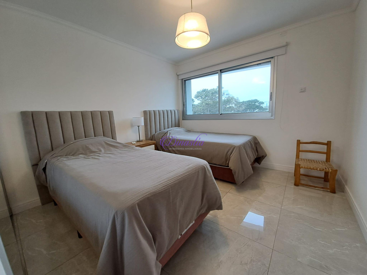 Apartamento ID.88 - Alquiler Invernal Apartamento de 2 dormitorios en Miami Bv. Playa Mansa, Punta del Este