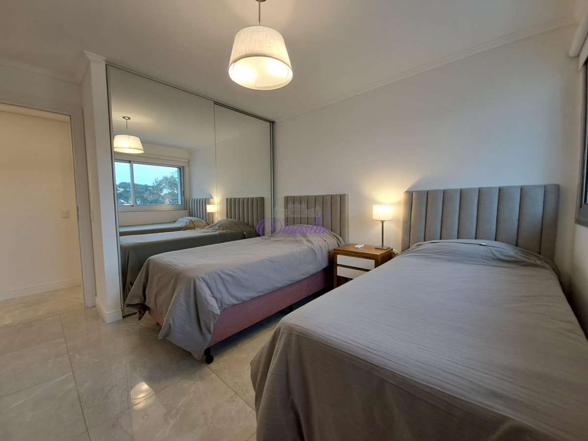 Apartamento ID.88 - Alquiler Invernal Apartamento de 2 dormitorios en Miami Bv. Playa Mansa, Punta del Este