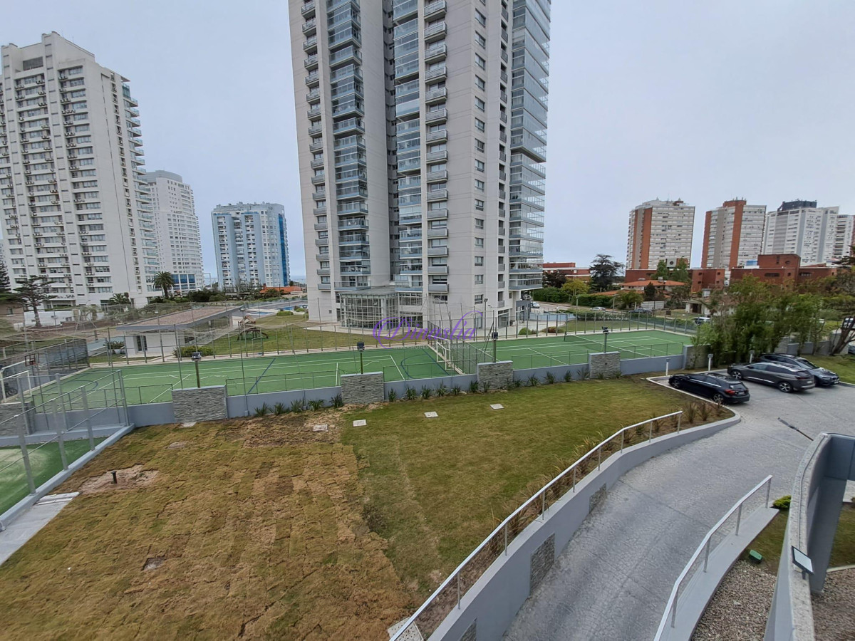 Apartamento ID.88 - Alquiler Invernal Apartamento de 2 dormitorios en Miami Bv. Playa Mansa, Punta del Este