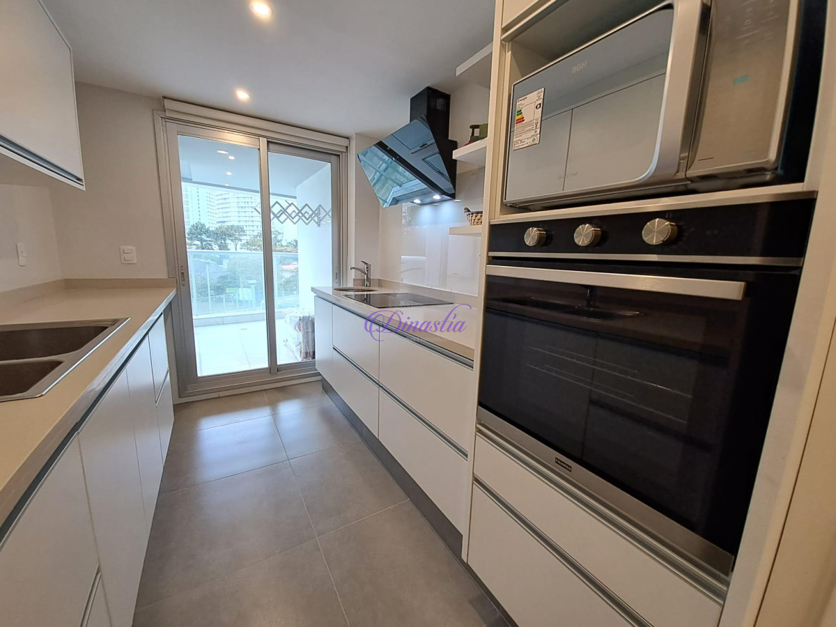Apartamento ID.88 - Alquiler Invernal Apartamento de 2 dormitorios en Miami Bv. Playa Mansa, Punta del Este
