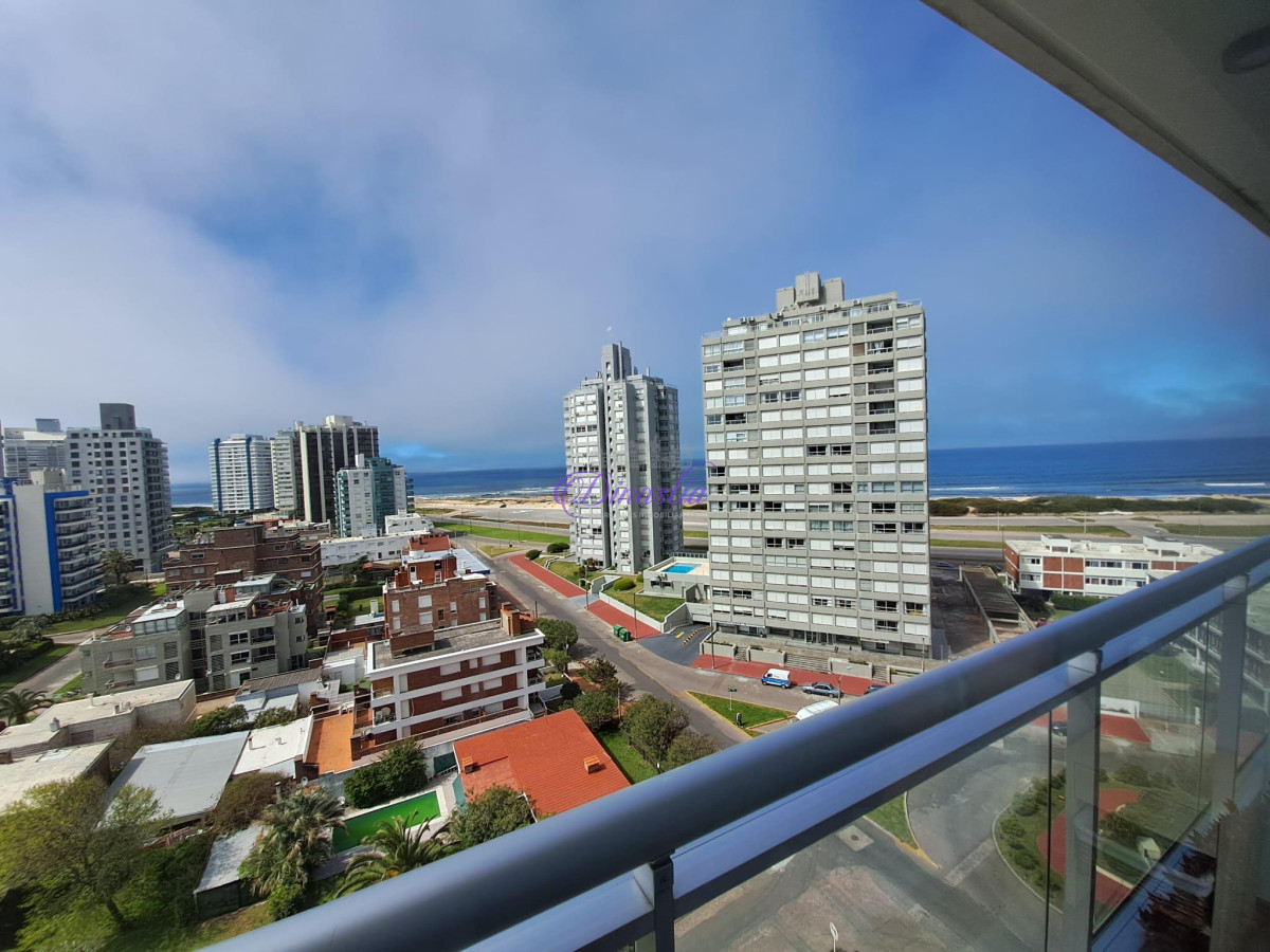 Apartamento ID.8 - Alquiler Temporario Apartamento 3 dormitorios en Playa Brava, Punta del Este.