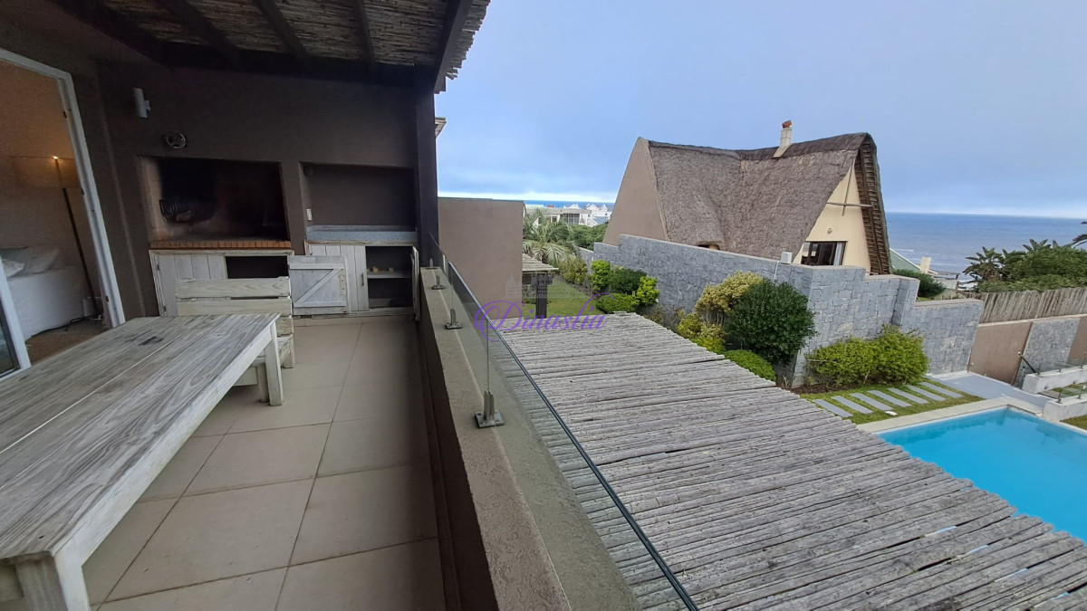 Apartamento ID.288 - Alquiler temporario Apartamento de 3 dormitorios frente al mar en Manantiales, Maldonado