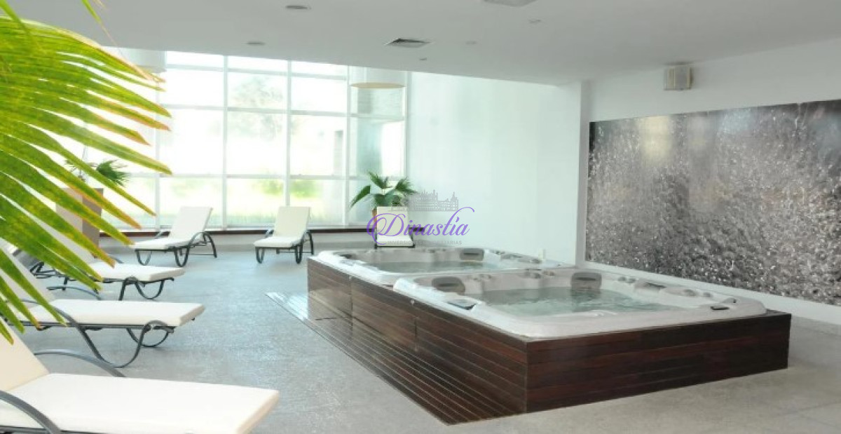 Apartamento ID.197 - Alquiler temporario Apartamento 2 dormitorios y dependencia en Playa Mansa, Punta del Este.