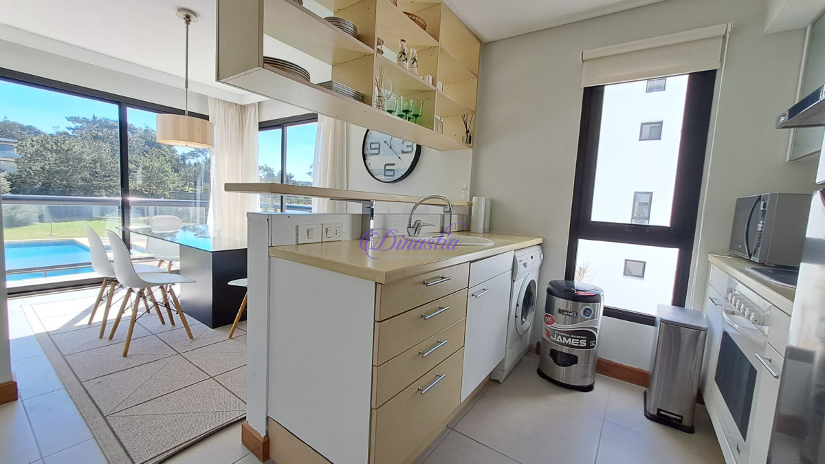 Apartamento ID.306 - Alquiler temporario Apartamento de 3 dormitorios en Playa Brava, Punta del Este.