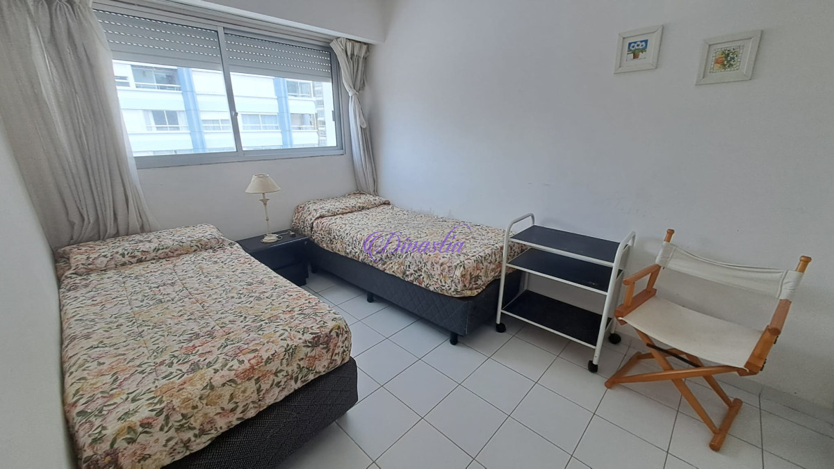 Apartamento ID.116 - Alquiler temporario Apartamento 2 dormitorios y medio en Península, Punta del Este.