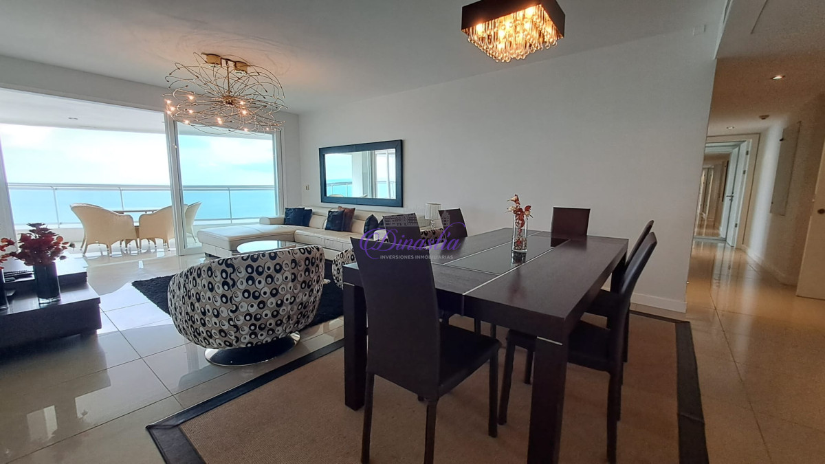 Apartamento ID.196 - Alquiler Apartamento 3 dormitorios en Playa Mansa, Punta del Este.