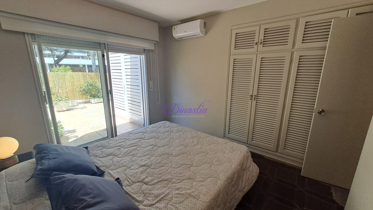 Apartamento ID.418 - Alquiler temporario Apartamento de 2 dormitorios en Península, Punta del Este.