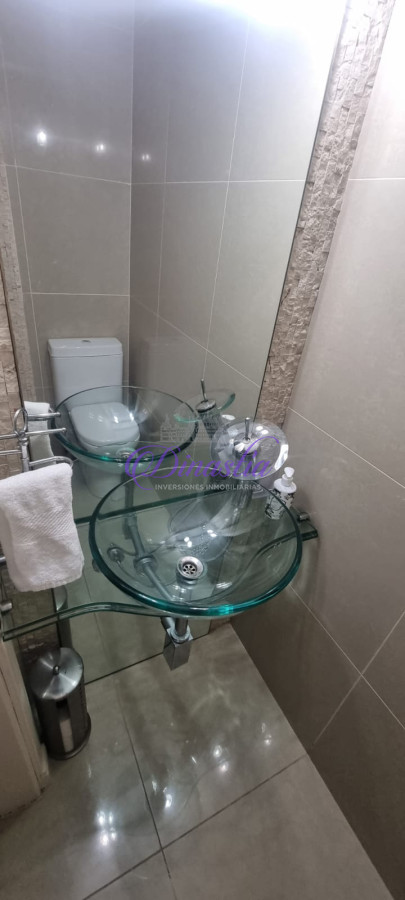 Apartamento ID.423 - Alquiler temporario Apartamento 2 y medio dormitorios mas dependencia en Playa Mansa, Punta del Este.