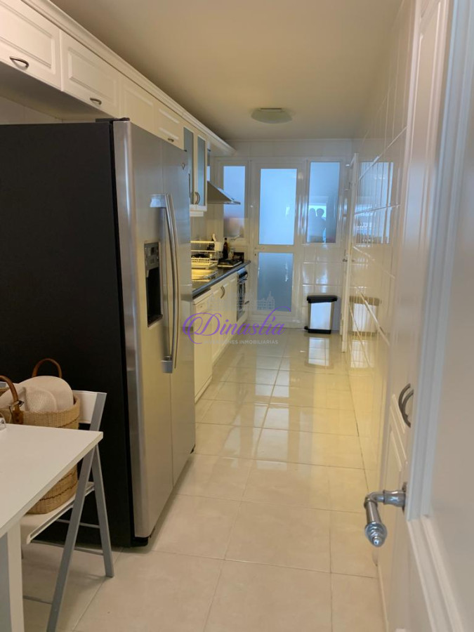 Apartamento ID.138 - Alquiler temporal Apartamento Premium de 3 dormitorios frente al mar Playa Mansa, Punta del Este