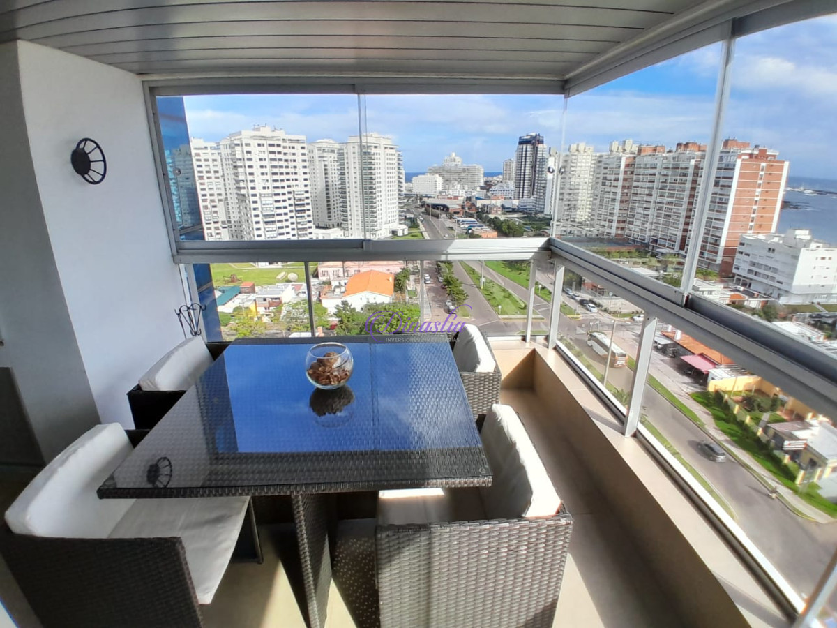 Apartamento ID.188 - Alquiler Temporario Apartamento de 2 dormitorios en Playa Mansa, Punta del Este.