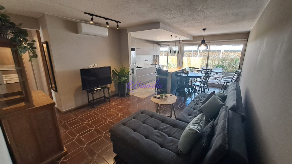 Apartamento ID.418 - Alquiler temporario Apartamento de 2 dormitorios en Península, Punta del Este.