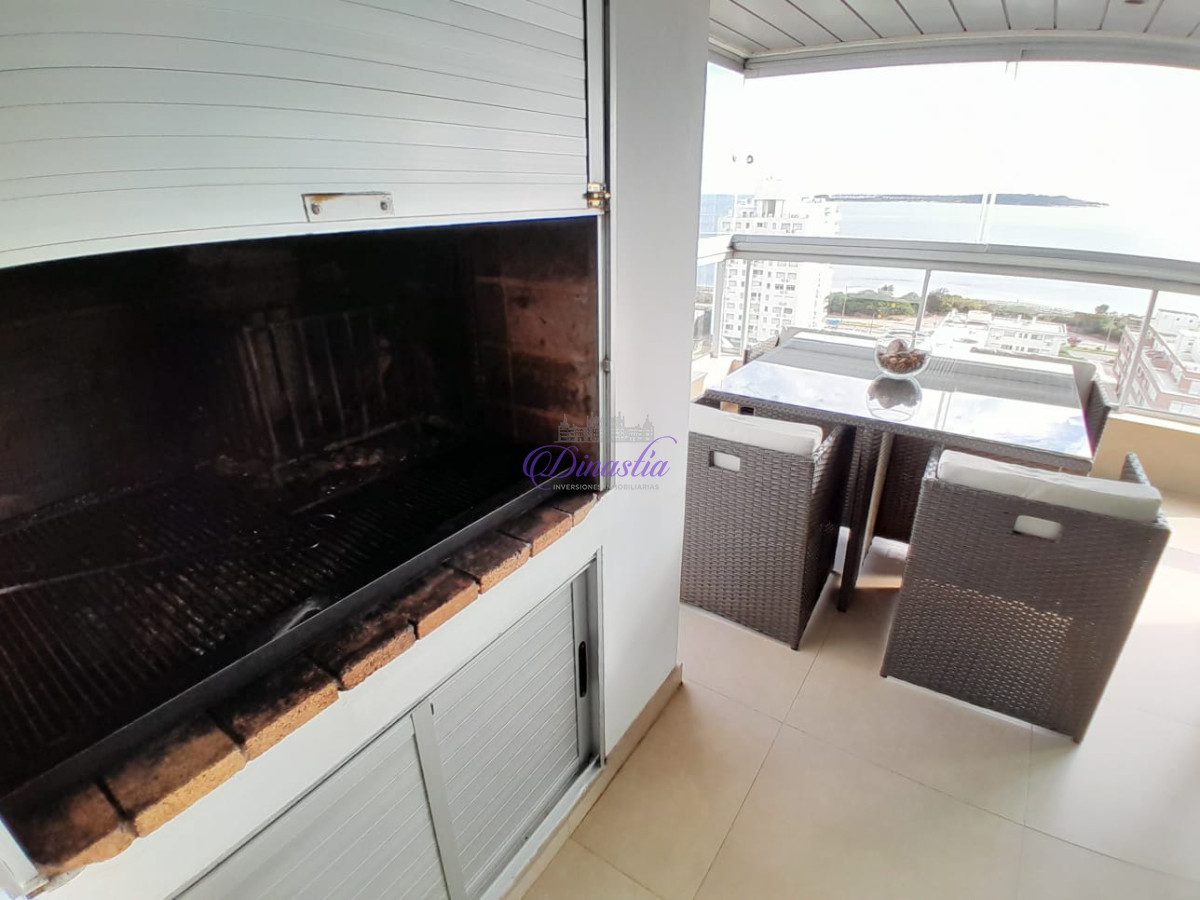 Apartamento ID.188 - Alquiler Temporario Apartamento de 2 dormitorios en Playa Mansa, Punta del Este.