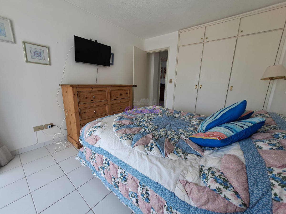 Apartamento ID.111 - Alquiler temporario Apartamento 3 dormitorios en Península, Punta del Este.