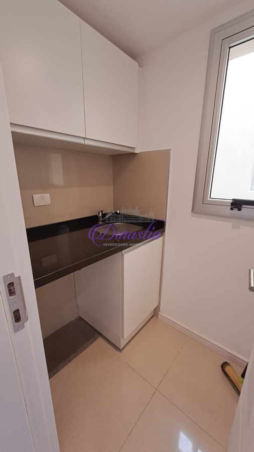 Apartamento ID.164 - Venta Apartamento 2 dormitorios y dep en primera linea Playa Brava, Punta del Este.