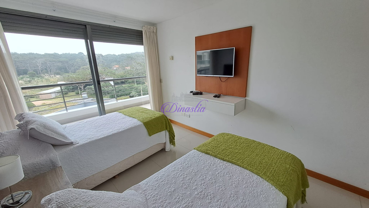 Apartamento ID.213 - Venta y Alquiler temporario Penthouse 3 dormitorios en primera linea de Rincon del Indio, Punta del Este