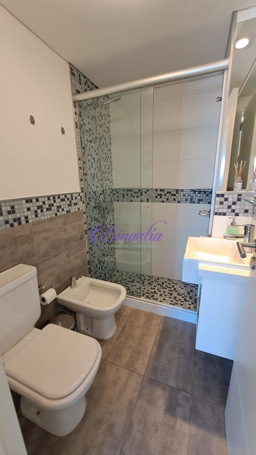 Apartamento ID.402 - Venta Apartamento de 2 dormitorios en Parada 3, Punta del Este