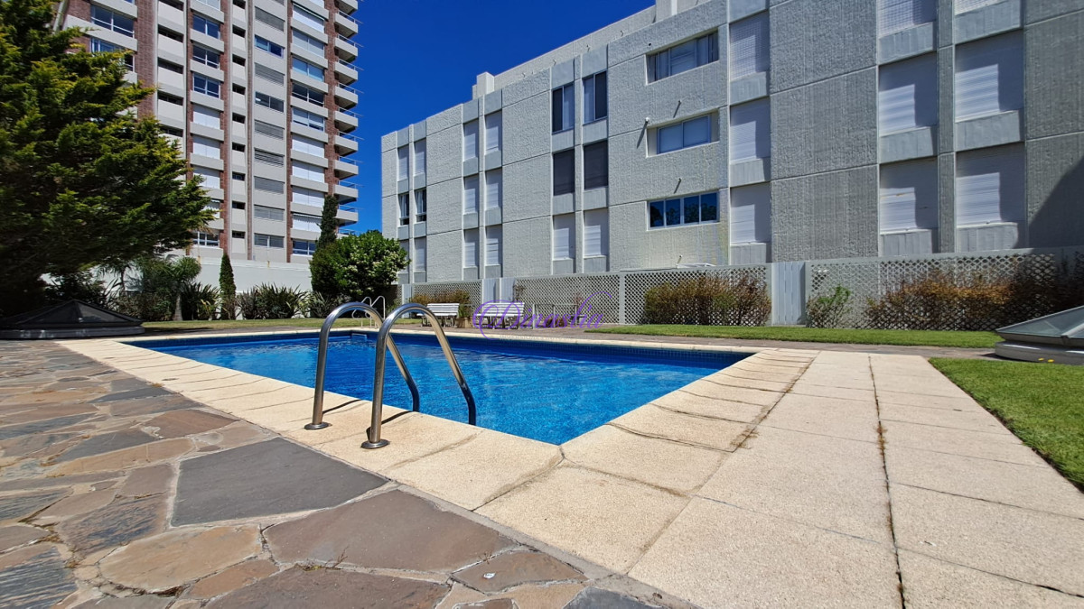 Apartamento ID.327 - Alquiler Apartamento 2 dormitorios frente al Puerto, Punta del Este