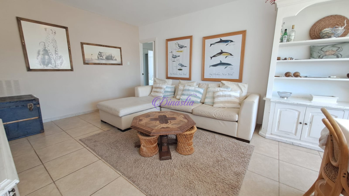 Apartamento ID.445 - Alquiler temporario Penthouse de 2 dormitorios en Península, Punta del Este.