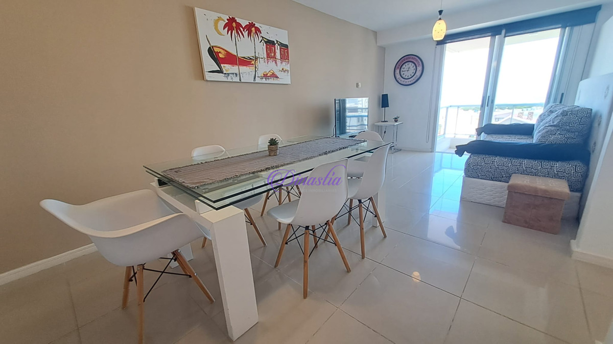 Apartamento ID.305 - Alquiler temporario Apartamento 2 dormitorios y medio en Parada 3, Punta del Este