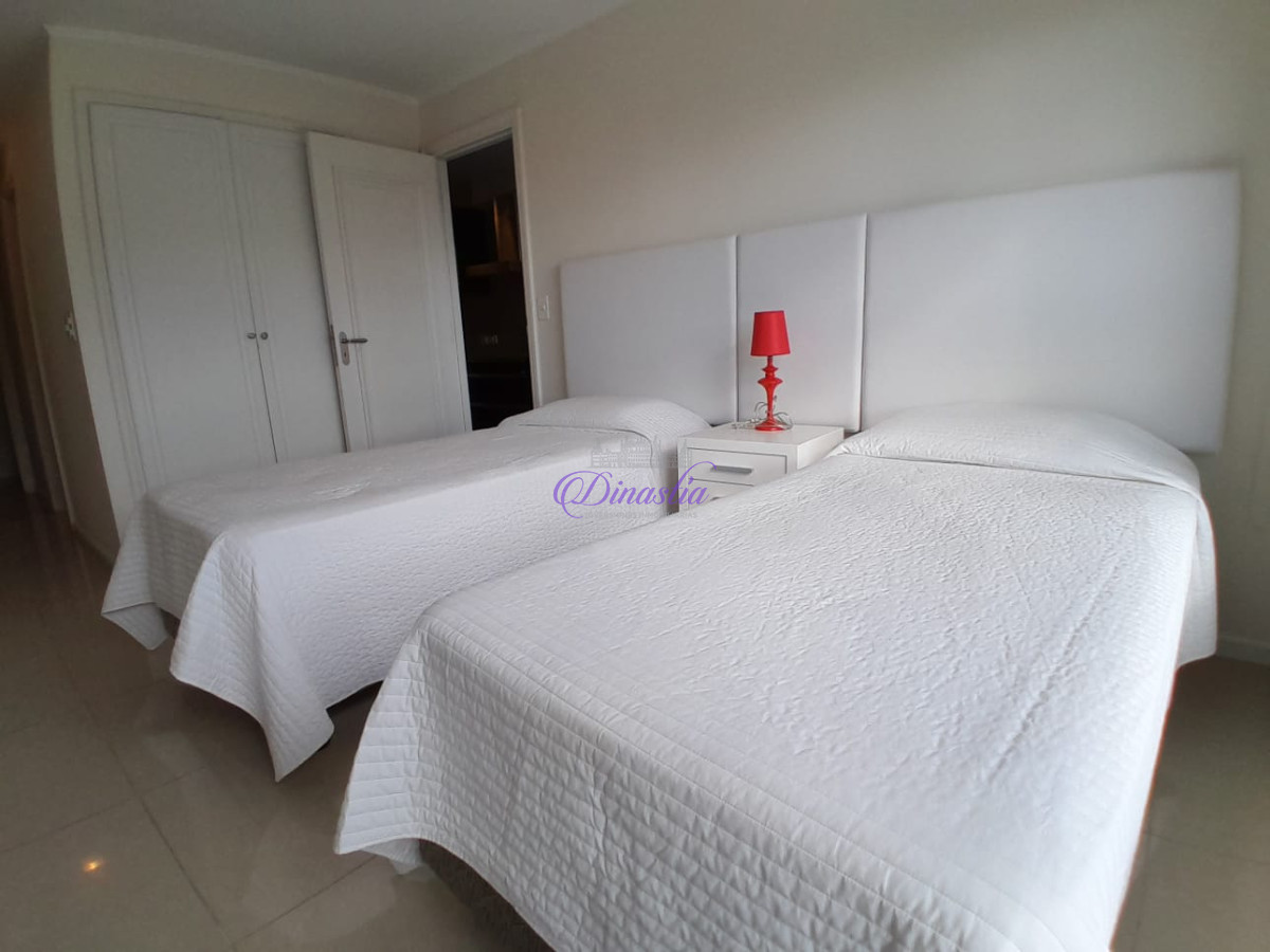 Apartamento ID.193 - Venta Apartamento de 3 dormitorios en Parada 1, Punta del Este.