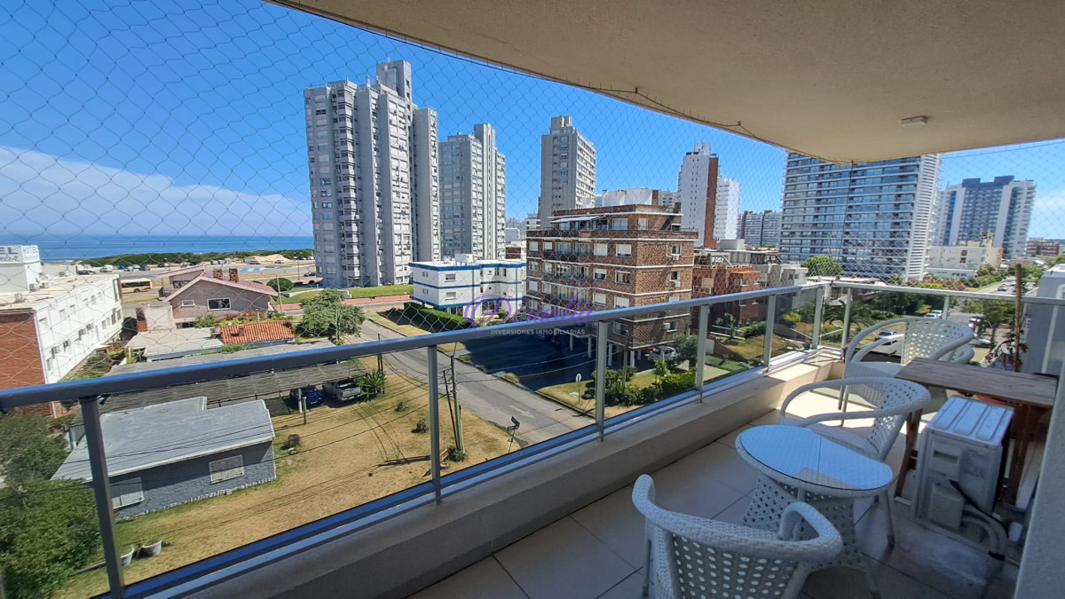 Apartamento ID.305 - Alquiler temporario Apartamento 2 dormitorios y medio en Parada 3, Punta del Este