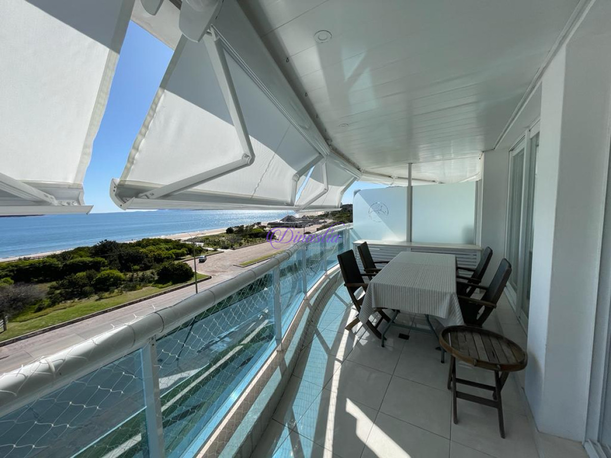 Apartamento ID.138 - Alquiler temporal Apartamento Premium de 3 dormitorios frente al mar Playa Mansa, Punta del Este