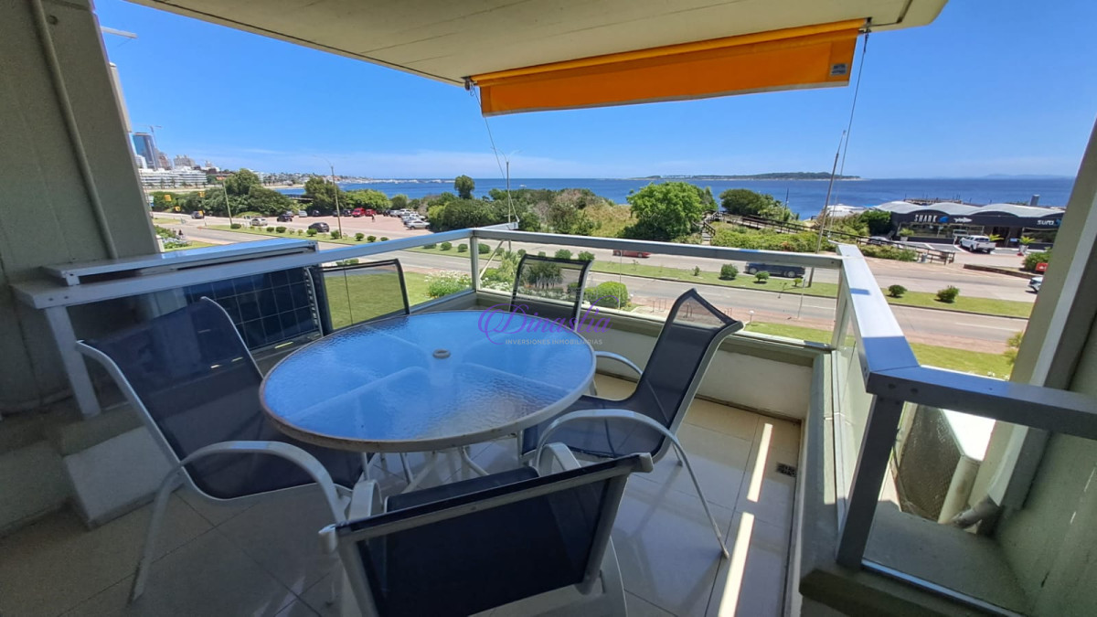 Apartamento ID.437 - Alquiler temporario Apartamento 3 dormitorios frente al mar en Playa Mansa, Punta del Este