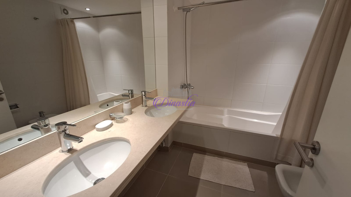Apartamento ID.365 - Alquiler temporario Apartamento 3 dormitorios en Playa Brava, Punta del Este.