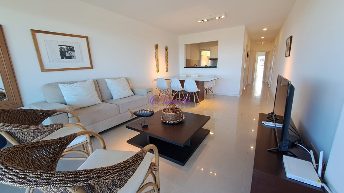 Apartamento ID.164 - Venta Apartamento 2 dormitorios y dep en primera linea Playa Brava, Punta del Este.