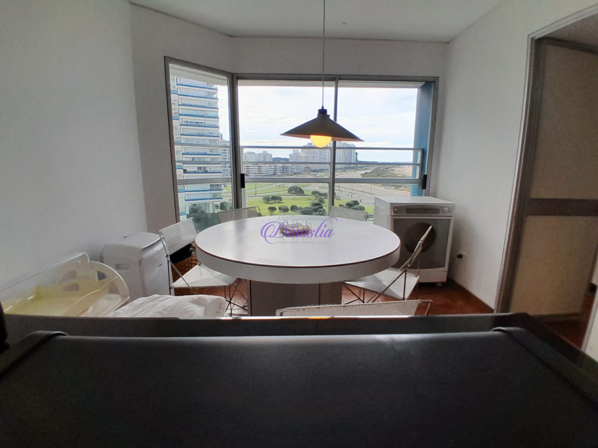 Apartamento ID.187 - Venta Apartamento 3 dorm y dependencia en Playa Brava, Punta del Este.