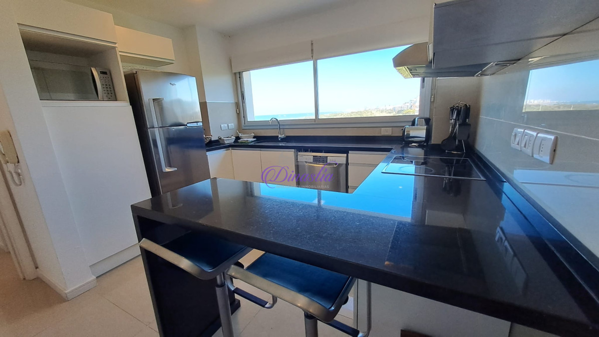 Apartamento ID.163 - Venta Penthouse 3 dormitorios en primera linea Playa Brava, Punta del Este