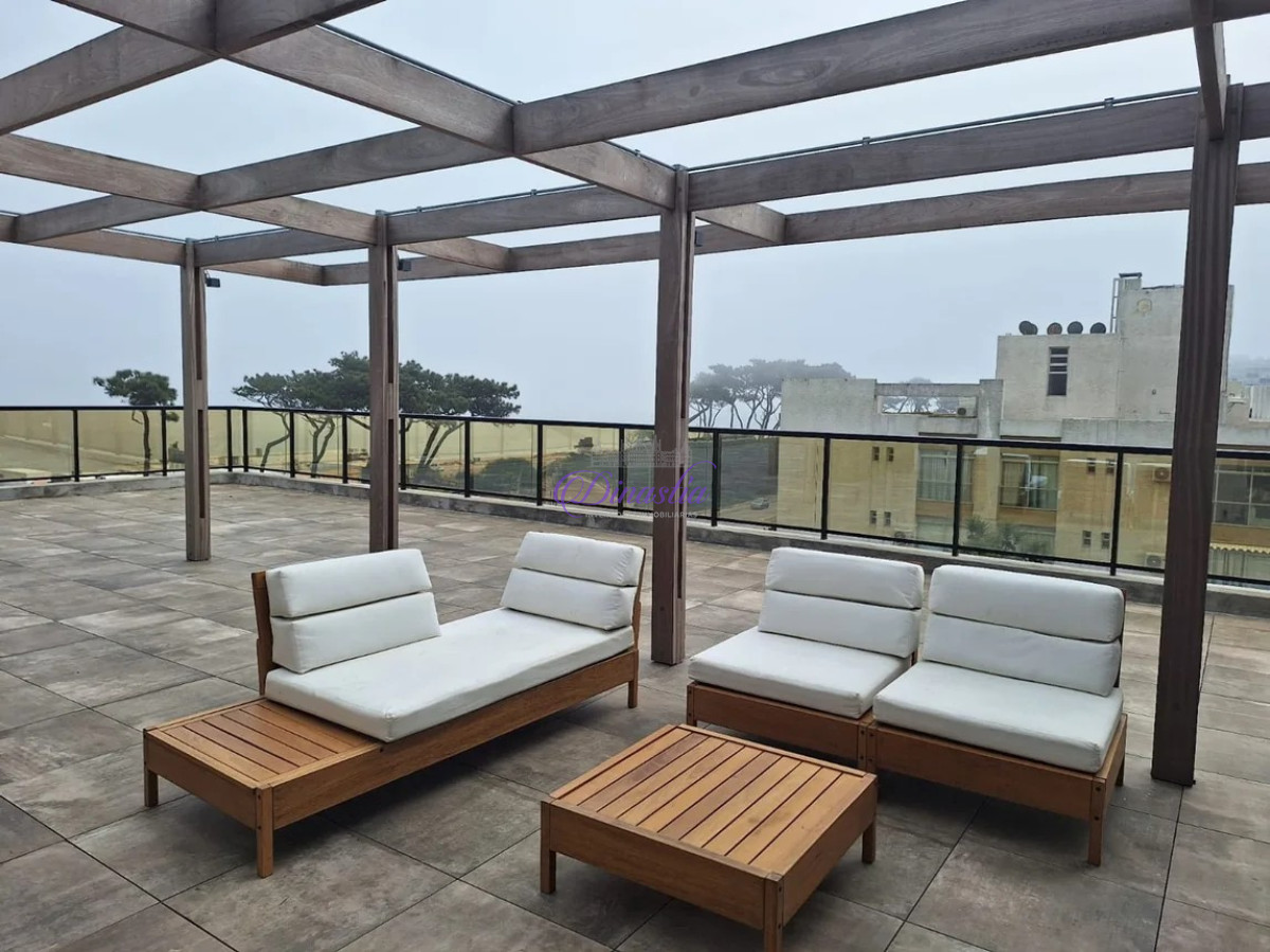 Apartamento ID.419 - Alquiler temporario Apartamento frente al mar de 1 dormitorio en Playa Mansa, Punta del Este