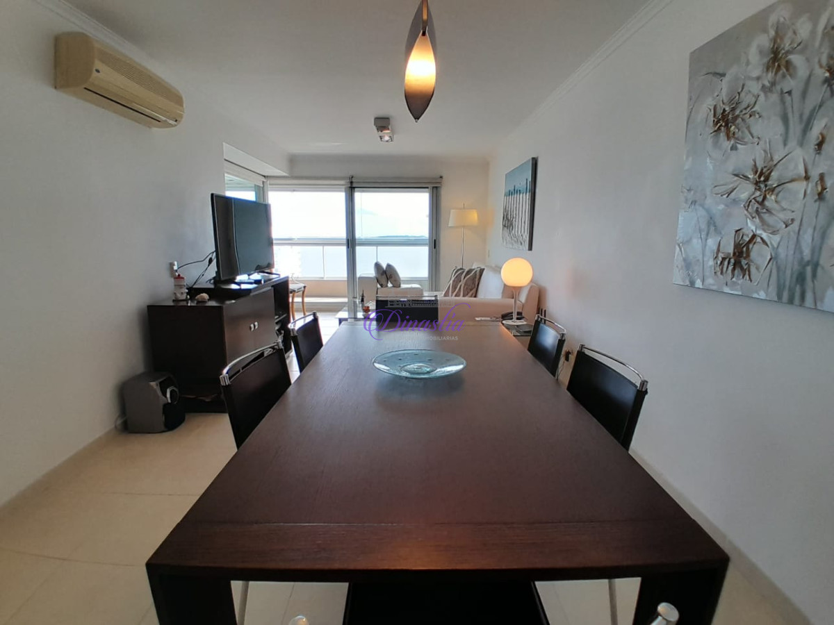 Apartamento ID.188 - Alquiler Temporario Apartamento de 2 dormitorios en Playa Mansa, Punta del Este.
