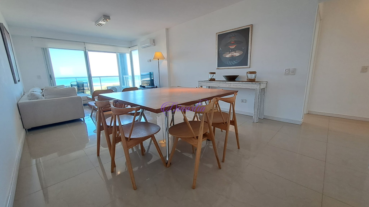 Apartamento ID.163 - Venta Penthouse 3 dormitorios en primera linea Playa Brava, Punta del Este