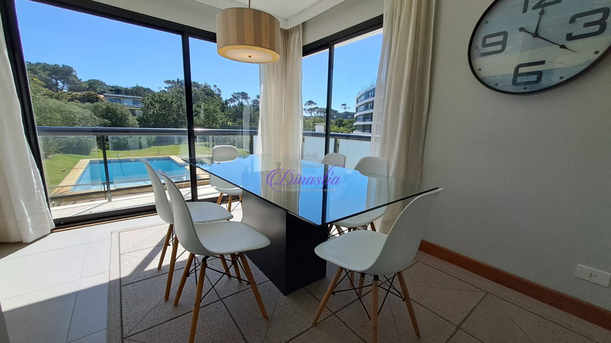 Apartamento ID.306 - Alquiler temporario Apartamento de 3 dormitorios en Playa Brava, Punta del Este.
