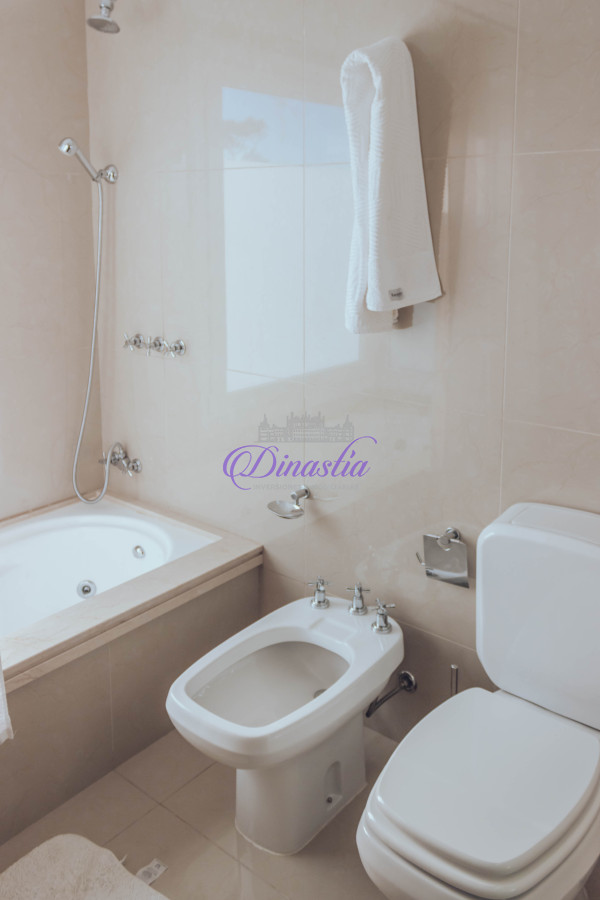 Apartamento ID.303 - Venta Penthouse de 3 dormitorios en Veramansa, Punta del Este