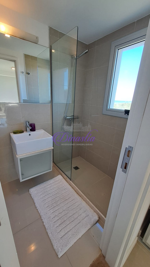 Apartamento ID.163 - Venta Penthouse 3 dormitorios en primera linea Playa Brava, Punta del Este