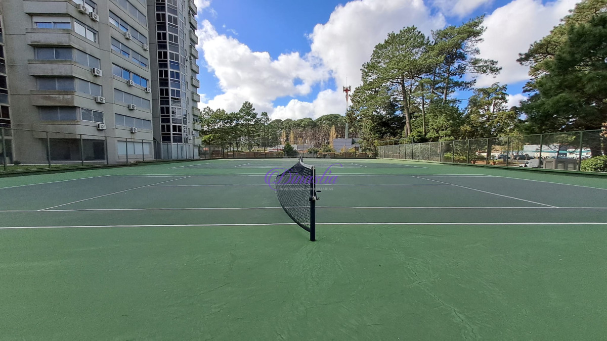 Apartamento ID.393 - Venta Apartamento de 3 dormitorios en Roosevelt, Punta del Este