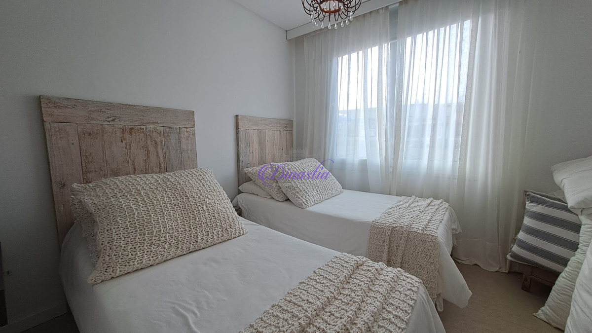 Apartamento ID.288 - Alquiler temporario Apartamento de 3 dormitorios frente al mar en Manantiales, Maldonado