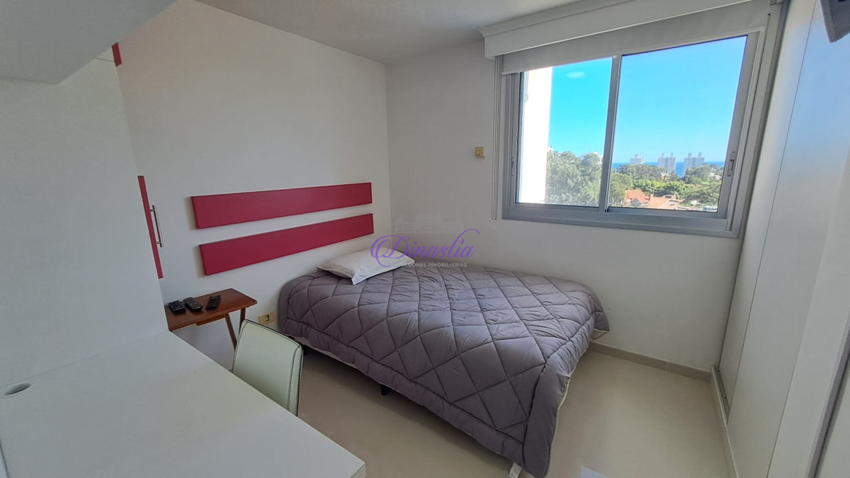 Apartamento ID.447 - Alquiler Anual y Venta Apartamento de 3 dormitorios en Roosevelt, Punta del Este