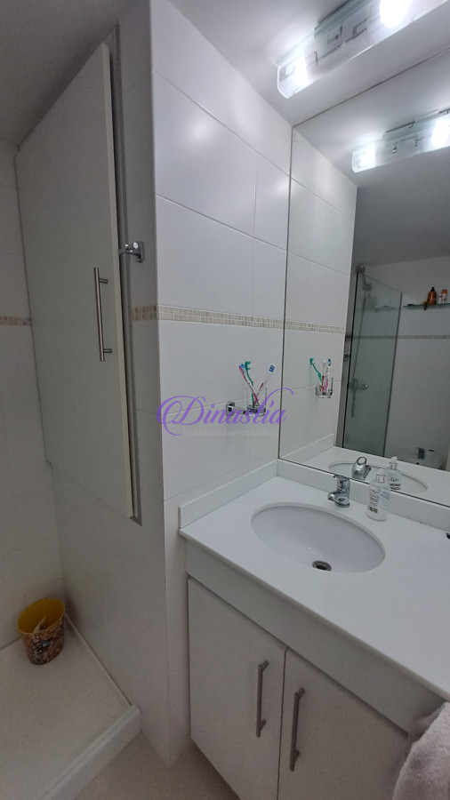 Apartamento ID.447 - Alquiler Anual y Venta Apartamento de 3 dormitorios en Roosevelt, Punta del Este