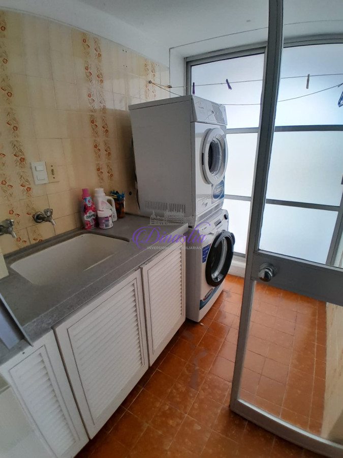 Apartamento ID.189 - Venta Apartamento de 3 dorm y dependencia en Playa Brava, Punta del Este.